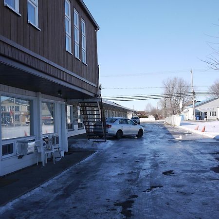 Motel Rive Du Lac Saint-Zotique Exterior photo